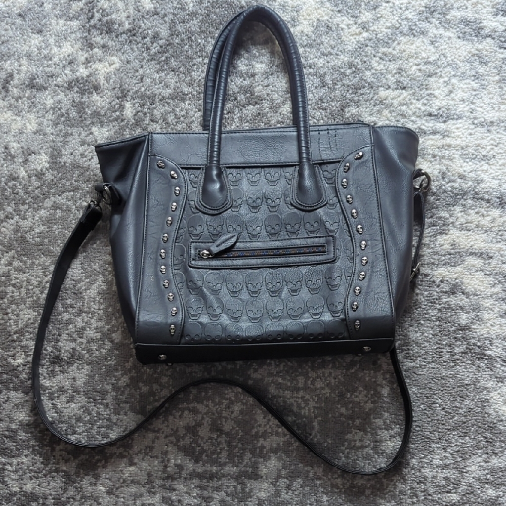 Stylish Black Handbag